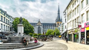 LIEGE : la collégiale Saint-Paul ; Eracle, premier promoteur immobilier de l’île